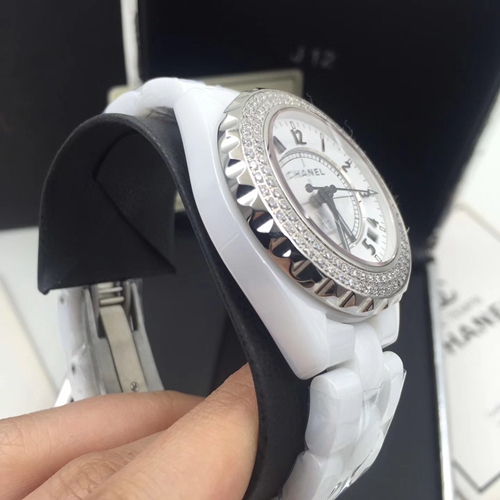 シャネル時計側面デザイン